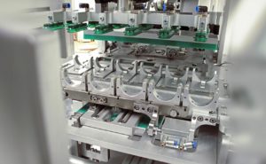 Special machine – Dialyser caps assembly with robot